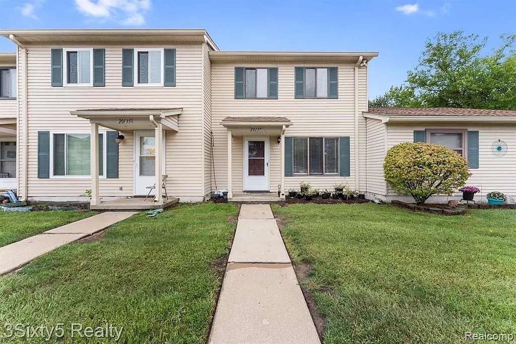 2 bed, 1.5 bath, 1092 sqft, $1,550 — Photo 1