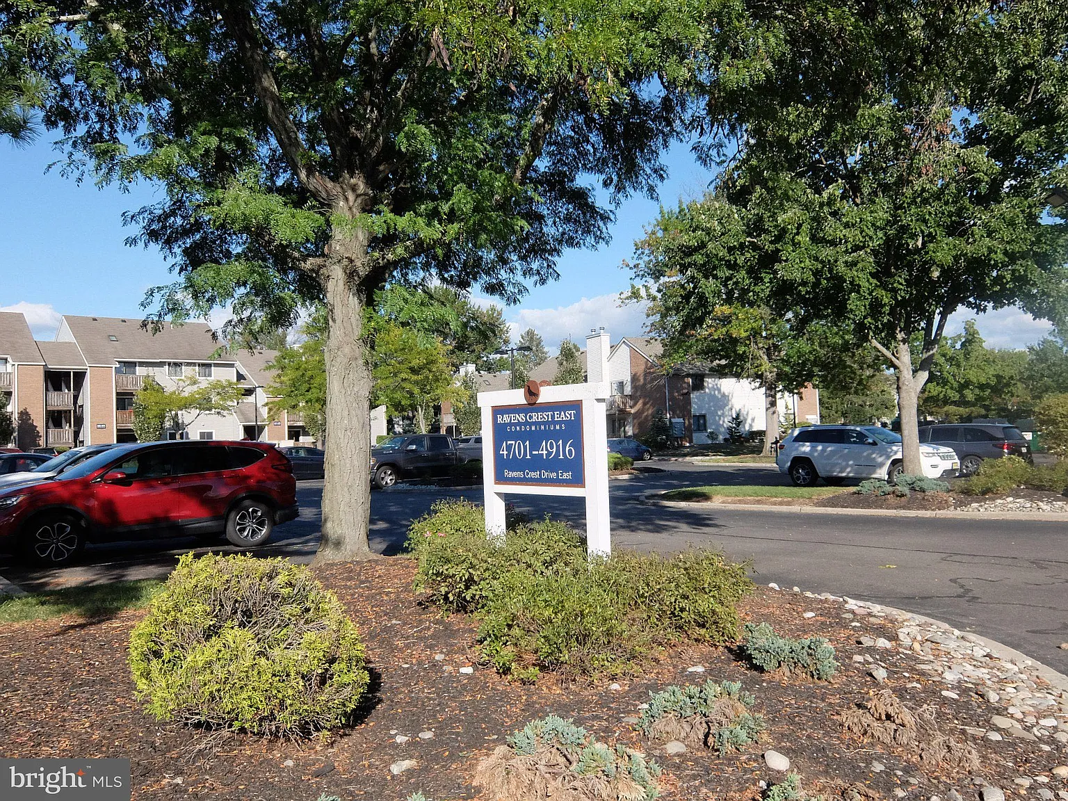 1 bed, 1.0 bath, 667 sqft, $1,900 — Photo 2