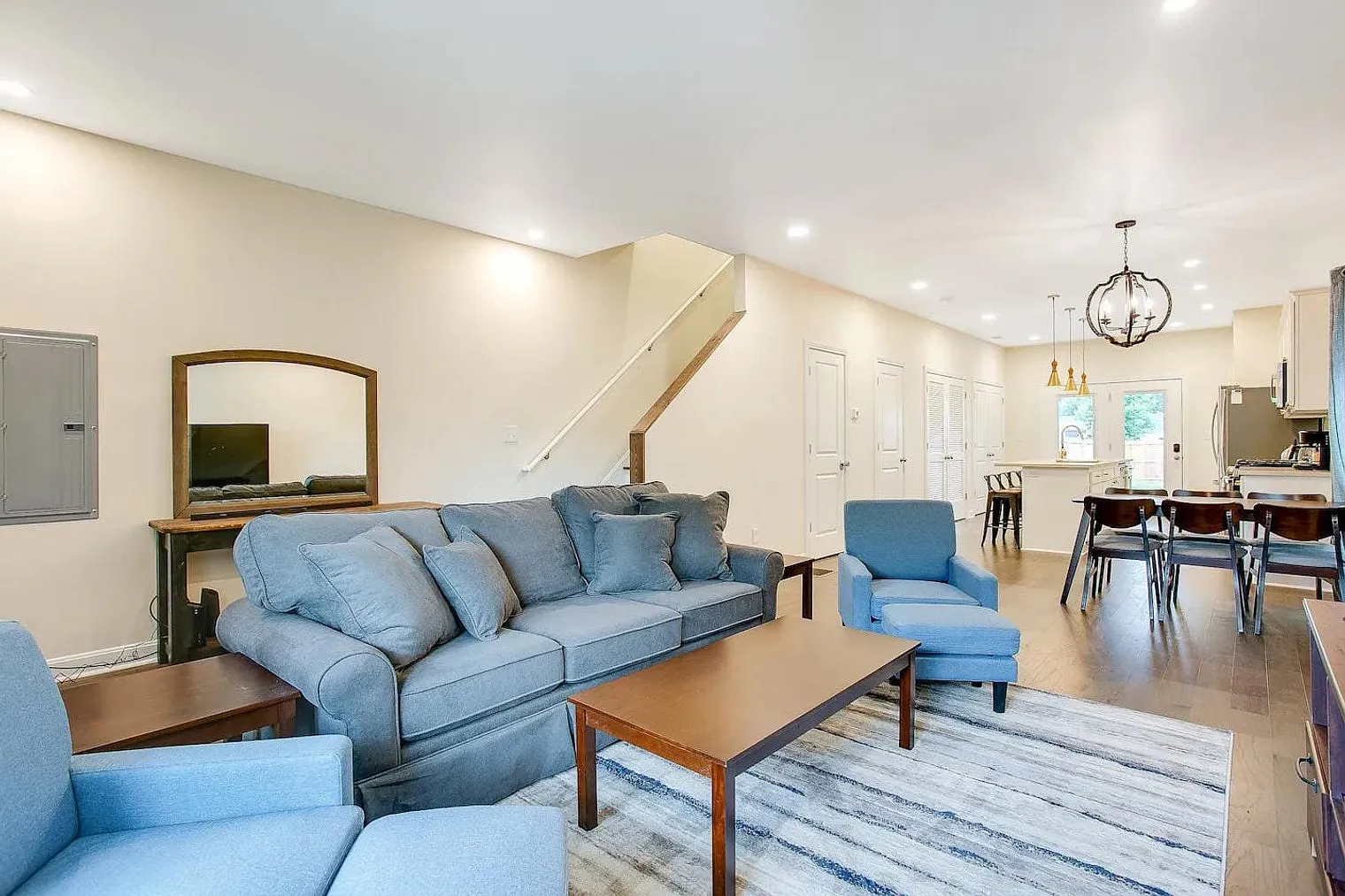 3 bed, 2.0 bath, 1496 sqft, $4,845 — Photo 3