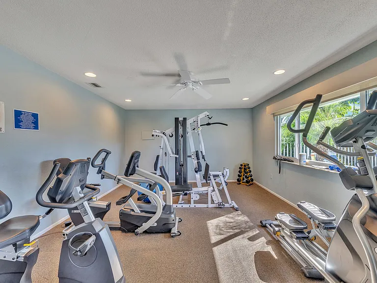 2401 Riverbluff Pkwy #V-240 — Photo 29