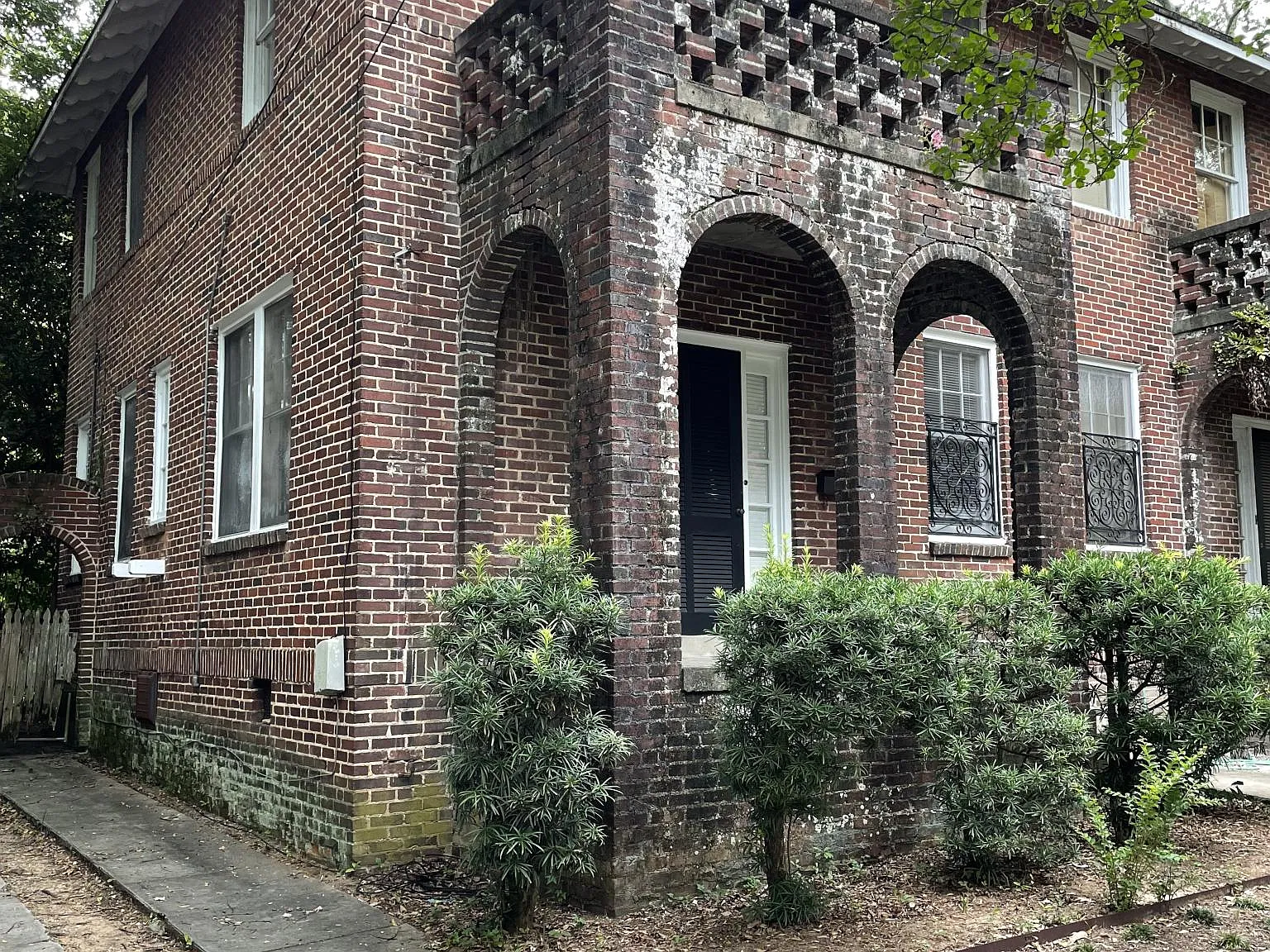 2 bed, 1650 sqft, $1,700 — Photo 1
