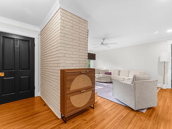 5th image of 1719 Somerset Cir