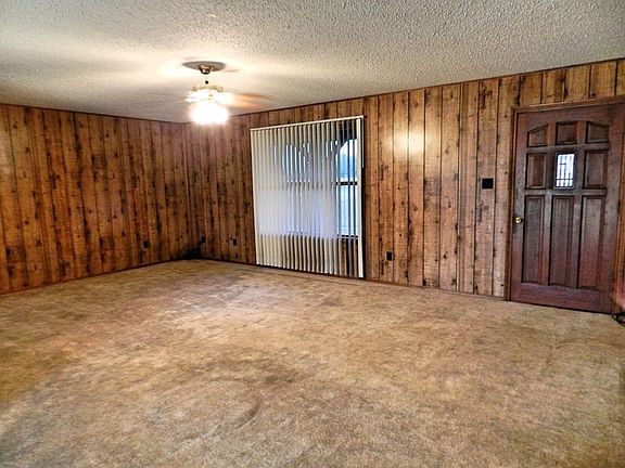 3rd image of 501 Crawford Ln