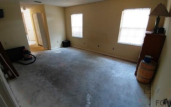 5th image of 28 Woodstone Ln