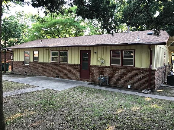 FENCED BACK YARD WITH PATIO