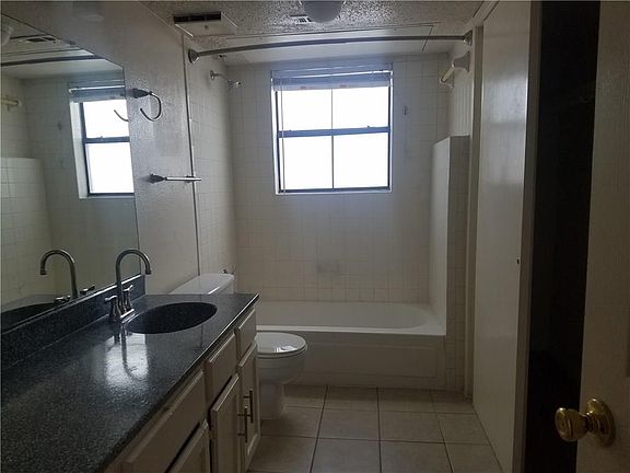 5th image of 4316 Swiss Ave APT 206