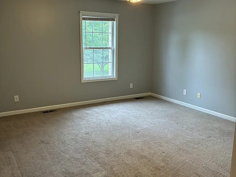 552 Osborne Ave — Photo 5