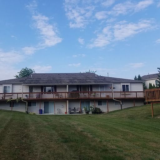 1st image of 1089 Lake Park Dr
