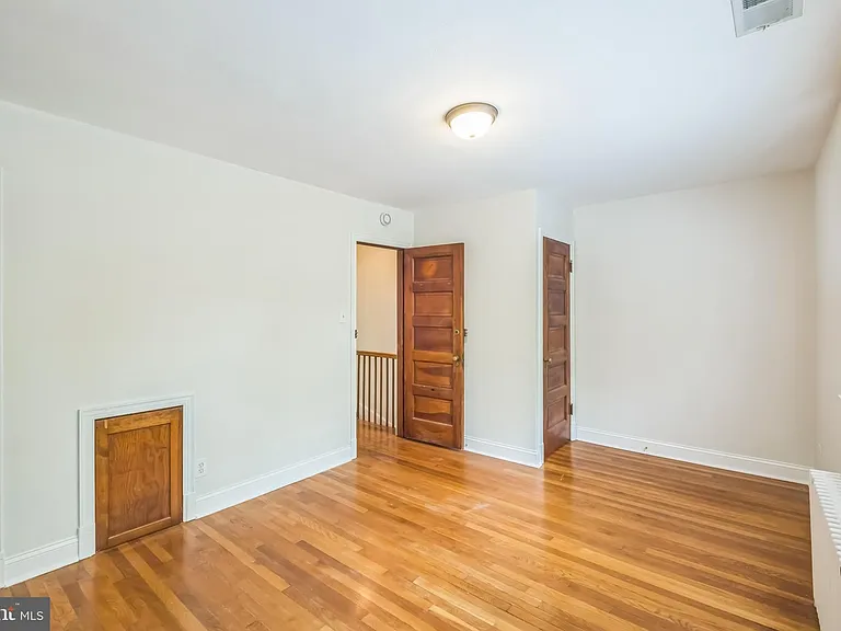 1407 K St SE — Photo 11