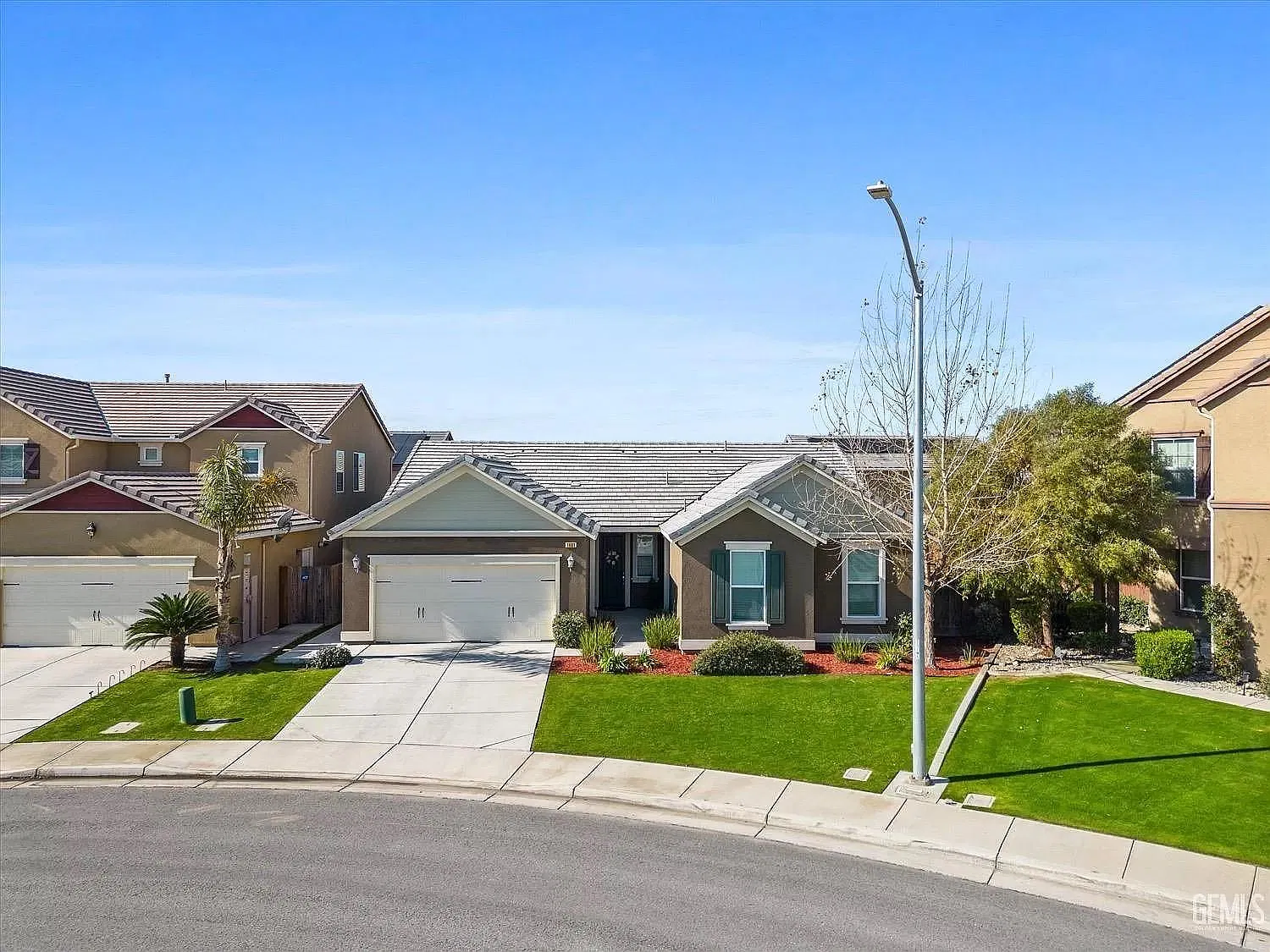 4 bed, 2038 sqft, $2,695 — Photo 1
