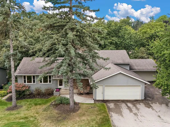 803 Sierra Ln NE, Rochester, MN 55906