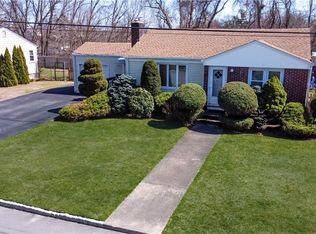 96 Harvard St, Cranston, RI 02920