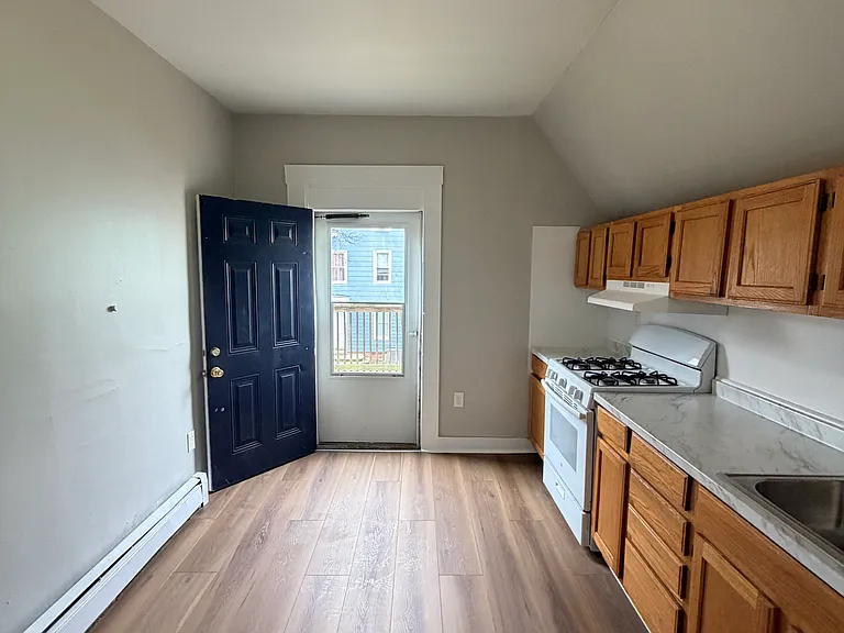 24 Shelter St #2-0 — Photo 6