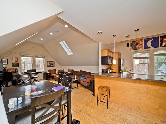 5th image of 3814 N Marshfield Ave #3F