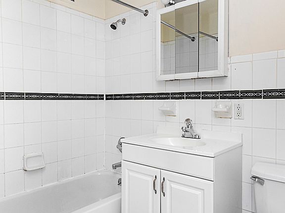 5th image of 394 E 8th St #3FF
