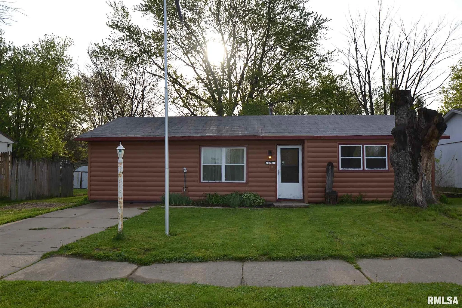 5914 N Frostwood Pkwy photo 1