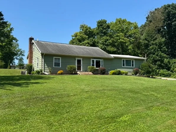 12153 Oakmont Dr, Conneaut Lake, PA 16316