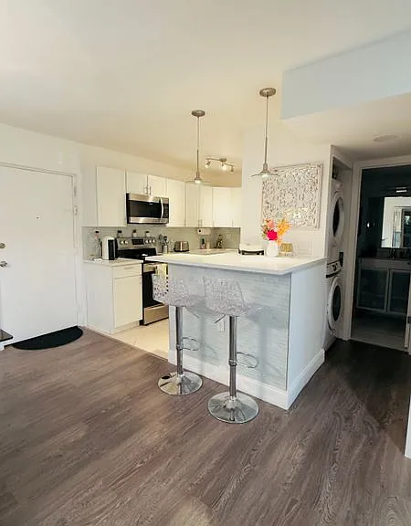 702 SE 2nd Ave #405 — Photo 6