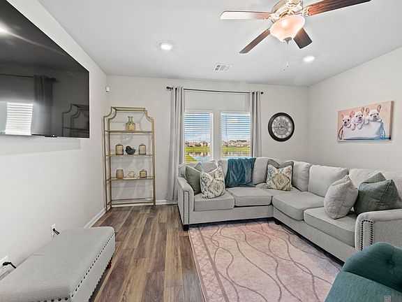 3rd image of 4714 Mendocino Way