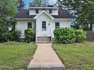 1600 Lawrence Avenue, Toms River, NJ, 08757