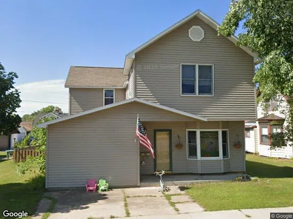 619 Section St, Norway, MI 49870