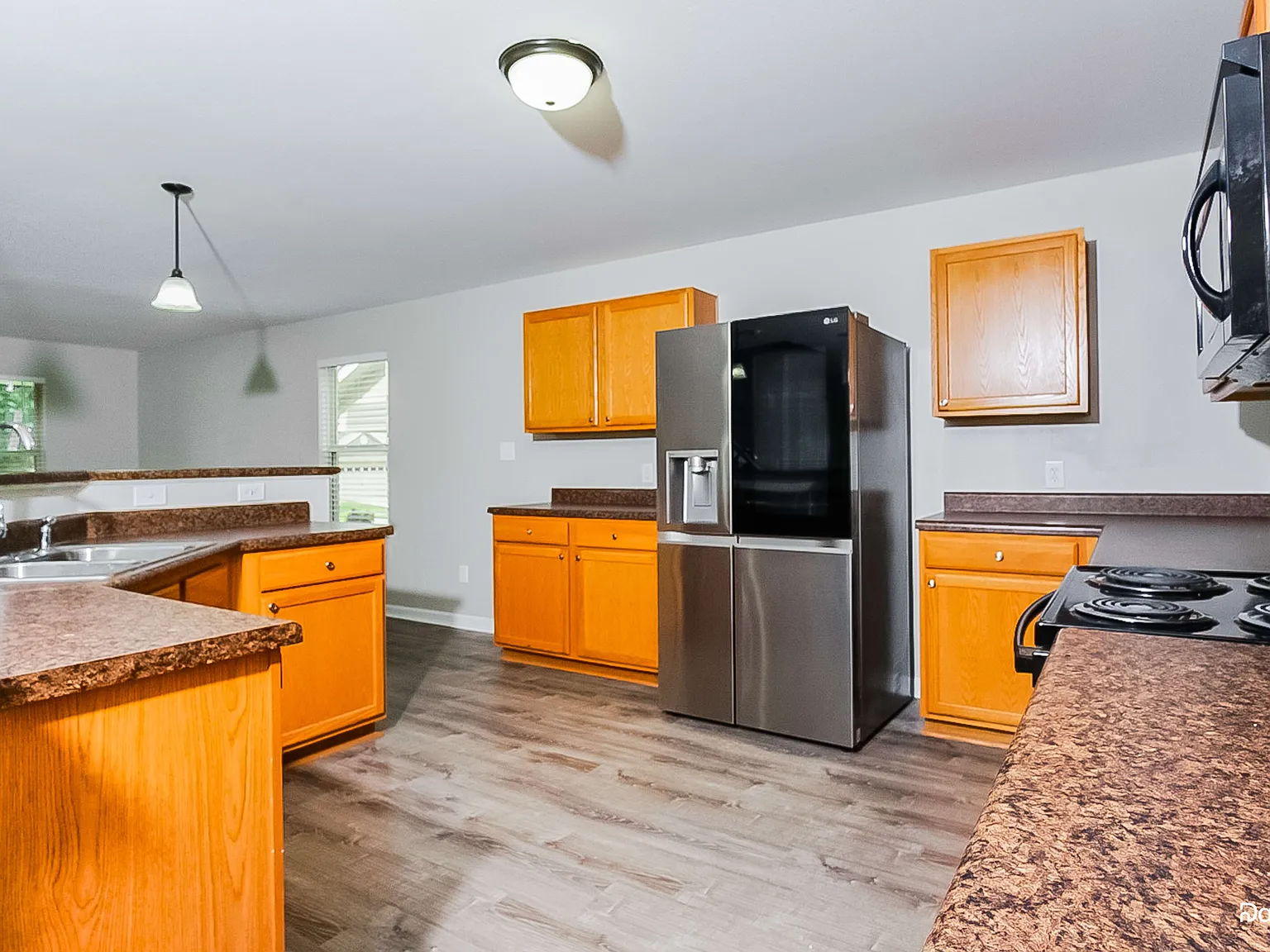 4 bed, 3.0 bath, 2722 sqft, $2,280 — Photo 4