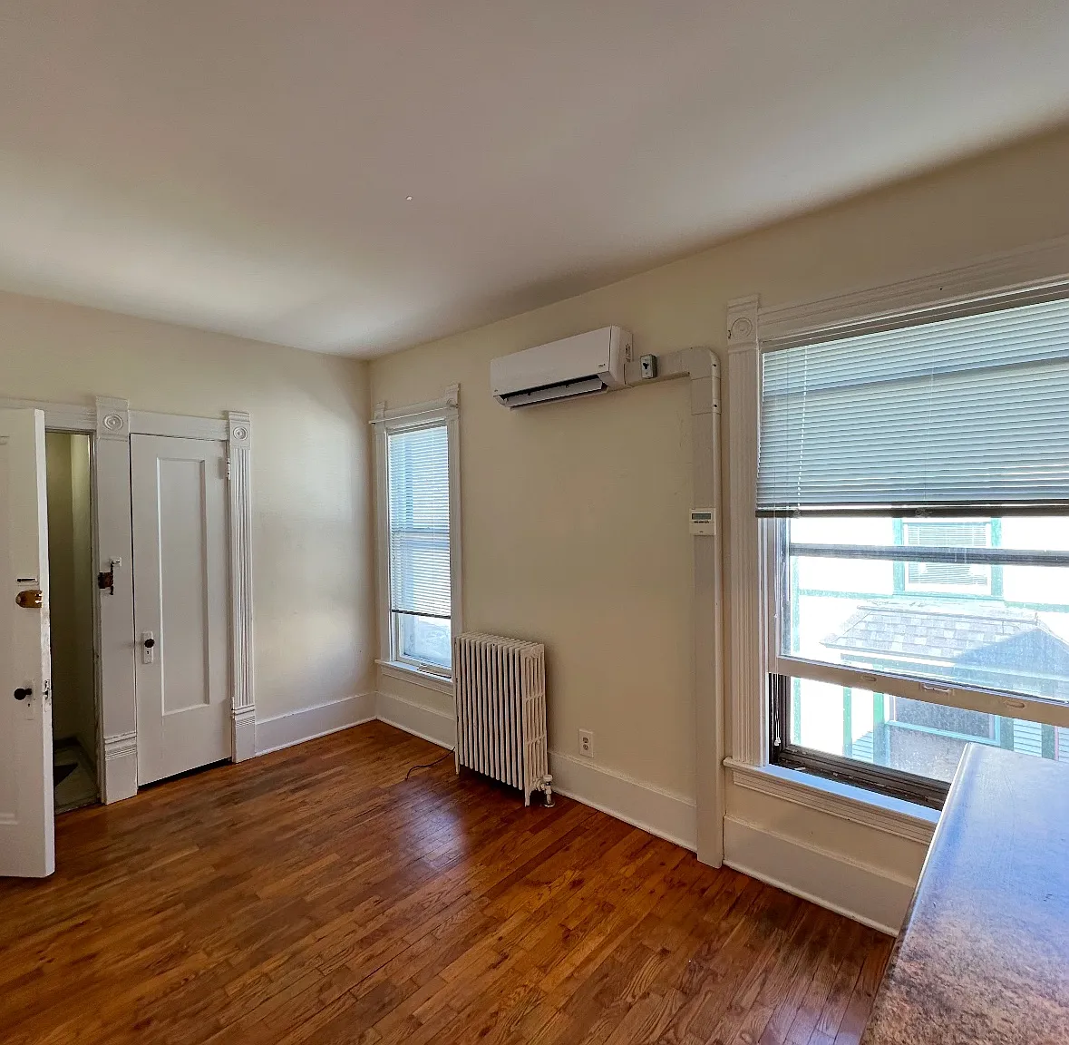 246 Charles Ave SE — Photo 3