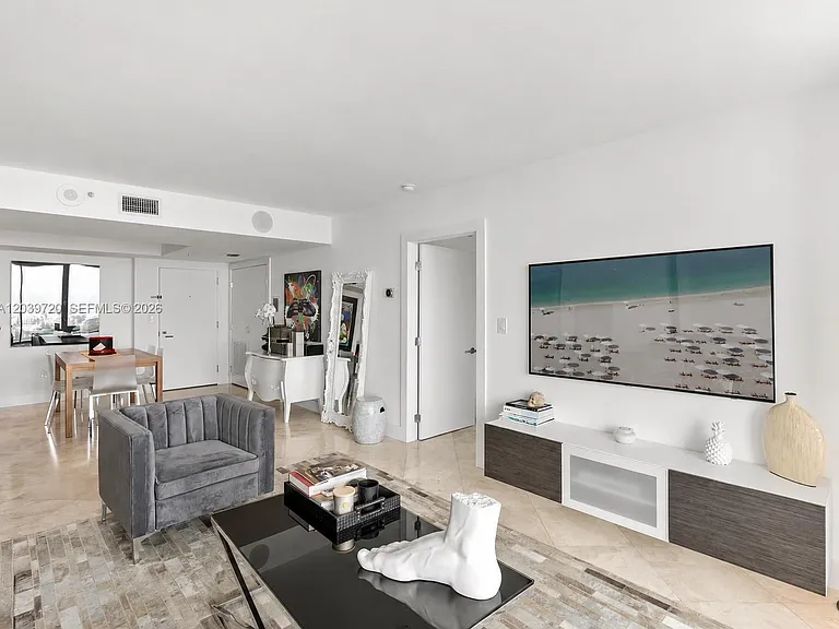 650 West Ave #2110 — Photo 4