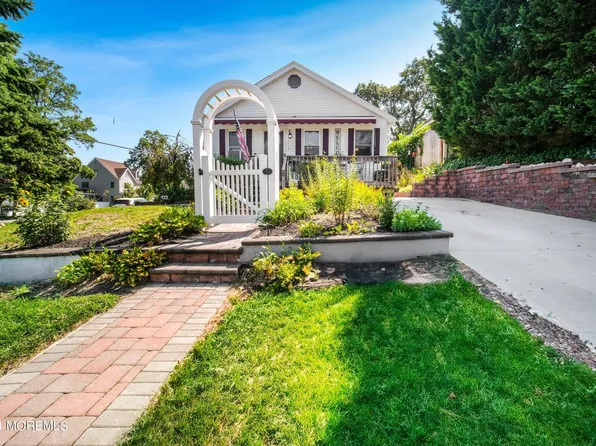 118 Oak Avenue, Island Heights, NJ 08732
