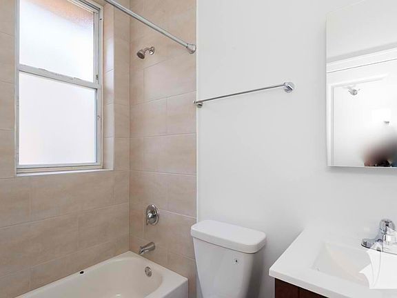 5th image of 4048 N Milwaukee Ave #2C