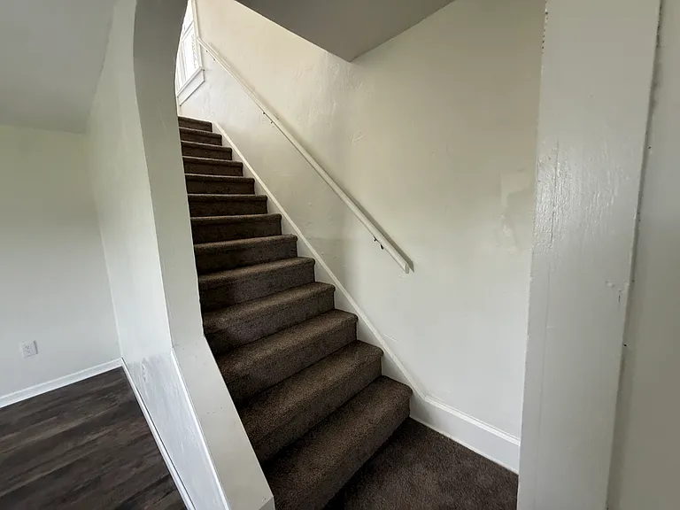 154 Clay Ave SE — Photo 11