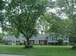 1236 Hidden Oaks Dr, Dayton, OH 45459