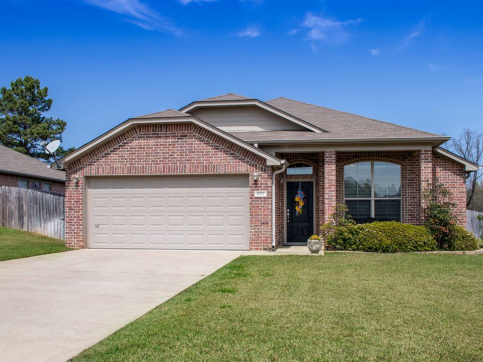 1st image of 2037 Cumberland Dr