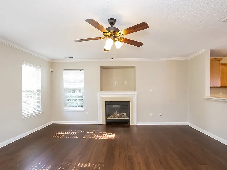 3730 Sipes Ln — Photo 2