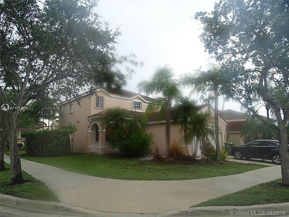 2nd image of 846 Tanglewood Cir