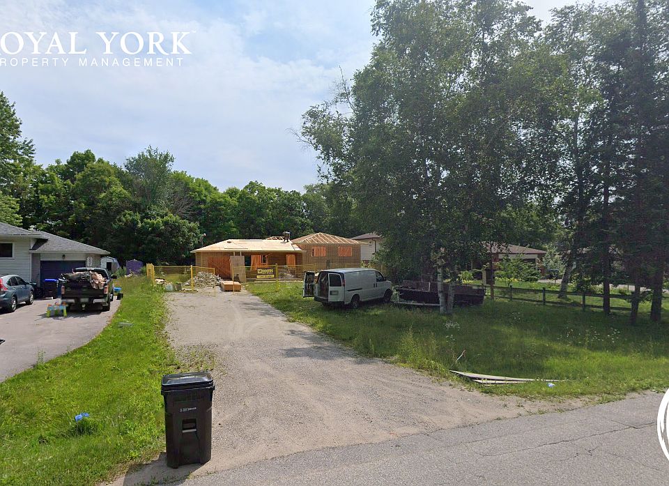 2nd image of 2031 Saint Paul Rd