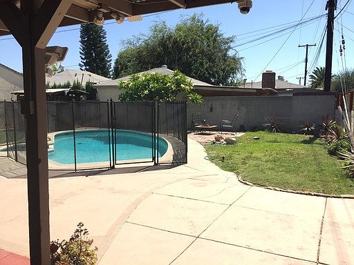 2nd image of 5527 Calico Ave