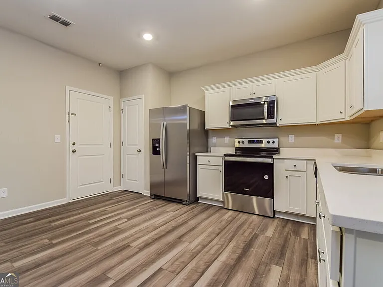 525 Knightsbridge Ln — Photo 7