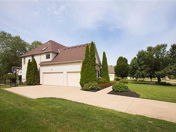 3rd image of 27003 Courtland Mdws