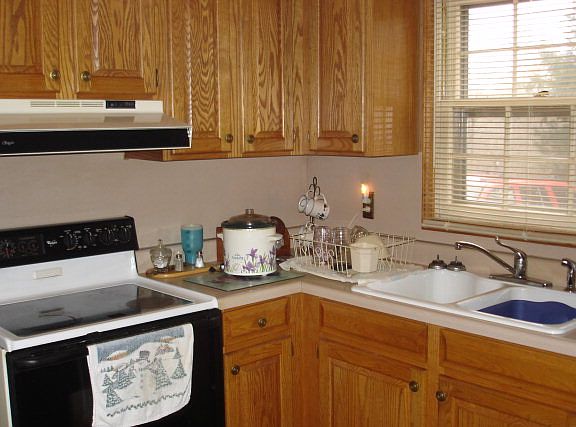 5th image of 4027 Hillview Cir