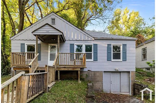 147 Chambers Rd photo 1