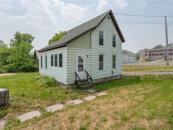 209 Lakeview Dr, Dexter, NY 13634