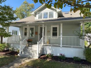 155 Highland Ave, Rochester, MI 48307