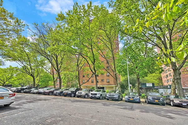 Sold by Horowitz Real Estate | media 13