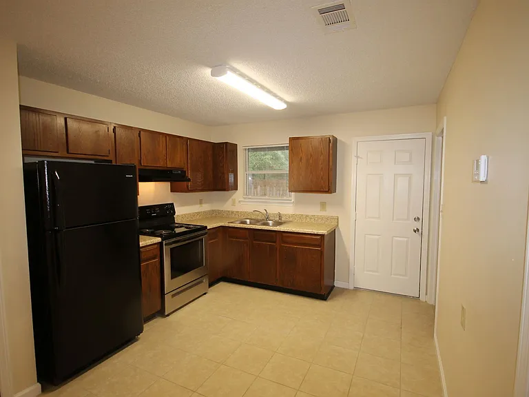 Magnolia Place — Photo 14