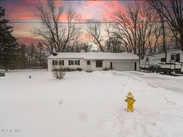 28262 Brookside Ln, Millbury, OH 43447