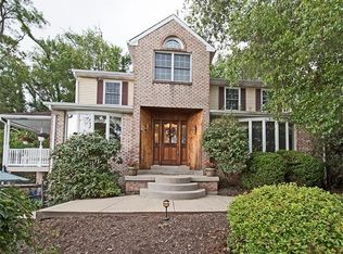 160 Maple Ln, Mcmurray, PA 15317