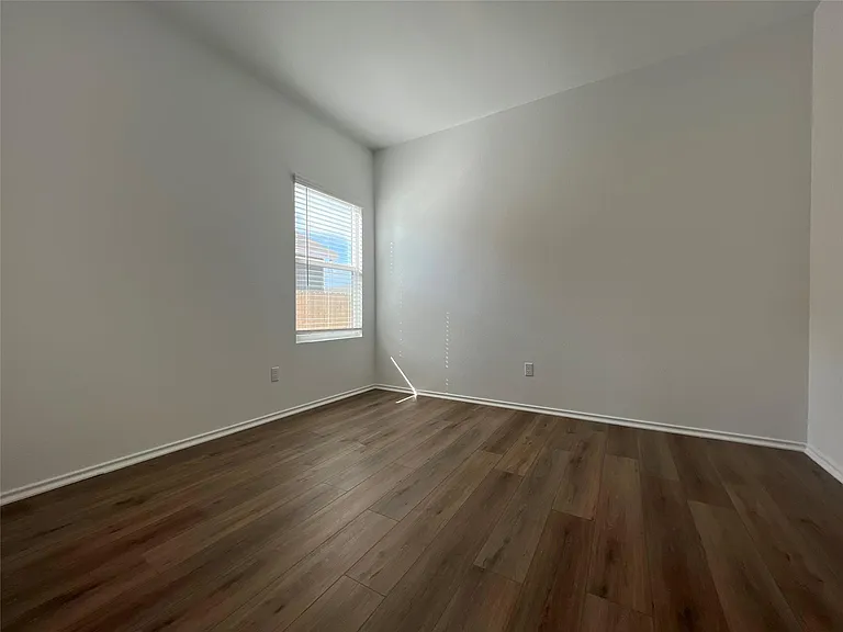13604 Menard Way — Photo 8