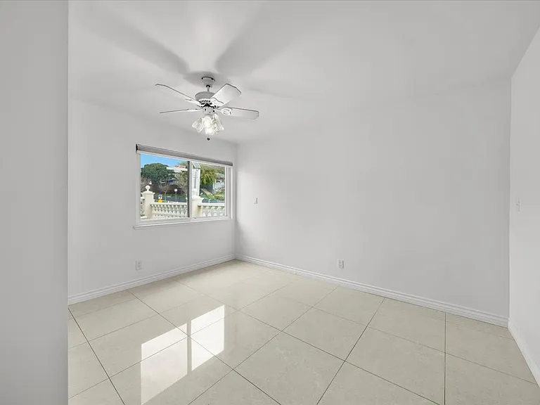 2222 Pier Ave — Photo 54