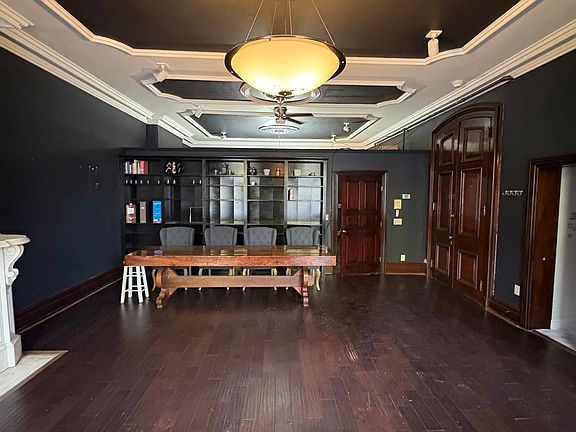3rd image of 241 Northampton St APT 2